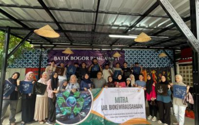 Menjaga Warisan Budaya Lewat Wirausaha: Prodi Biokewirausahaan IBI Kesatuan Kunjungi Sentra Batik Pancawati, Bogor