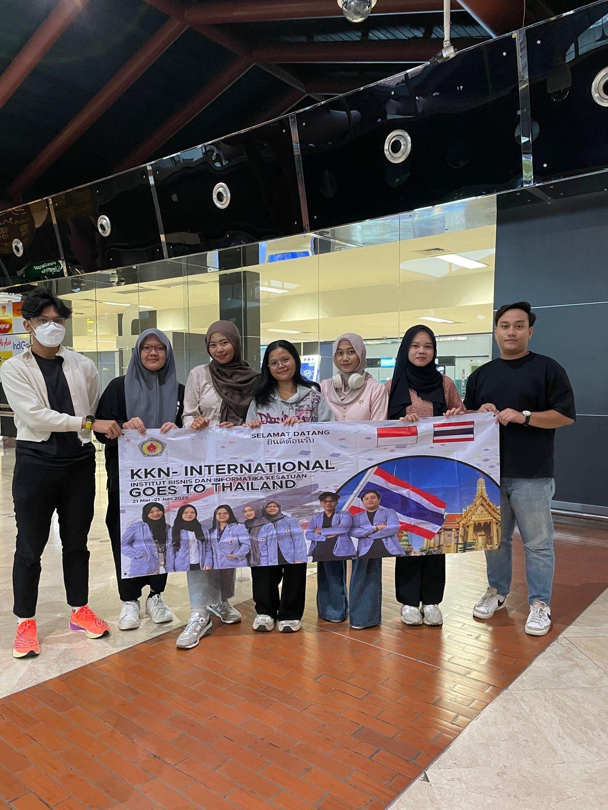 PELAKSANAAN PENGENALAN LAPANGAN PERSEKOLAHAN  (PLP) DI THAILAND SELATAN 2025